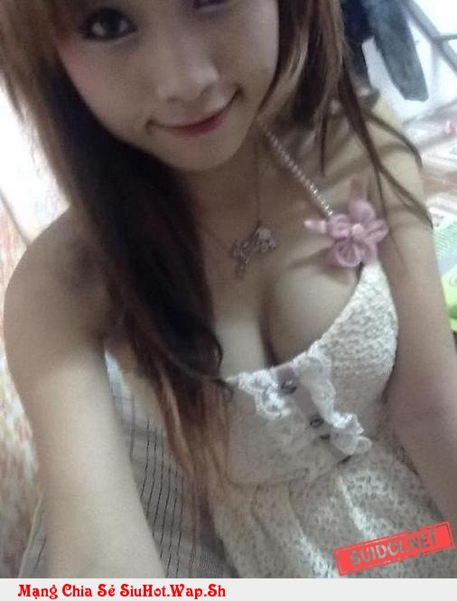 Bích Ngọc Kute Girl vào nhà ngỉ show hàng