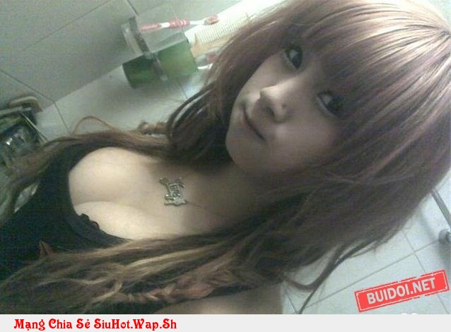 Bích Ngọc Kute Girl vào nhà ngỉ show hàng