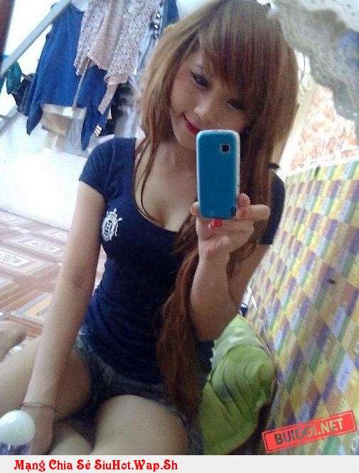 Bích Ngọc Kute Girl vào nhà ngỉ show hàng