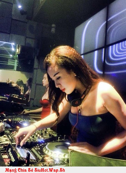 Nóng bỏng như nữ DJ Kiều Max